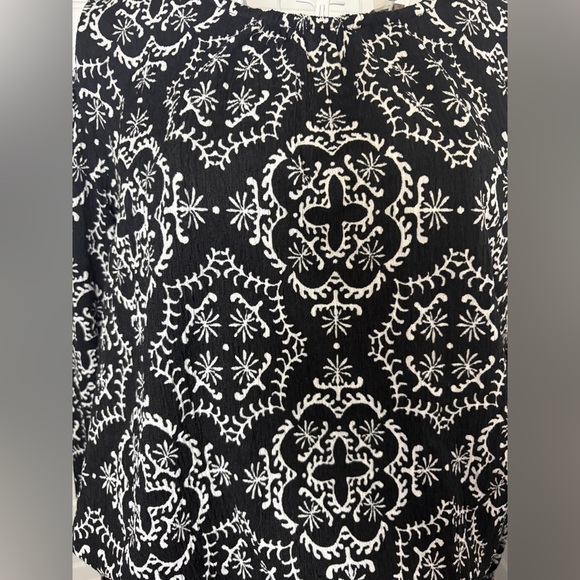 LOFT Black and White Ornate Blouse - Picture 6 of 11